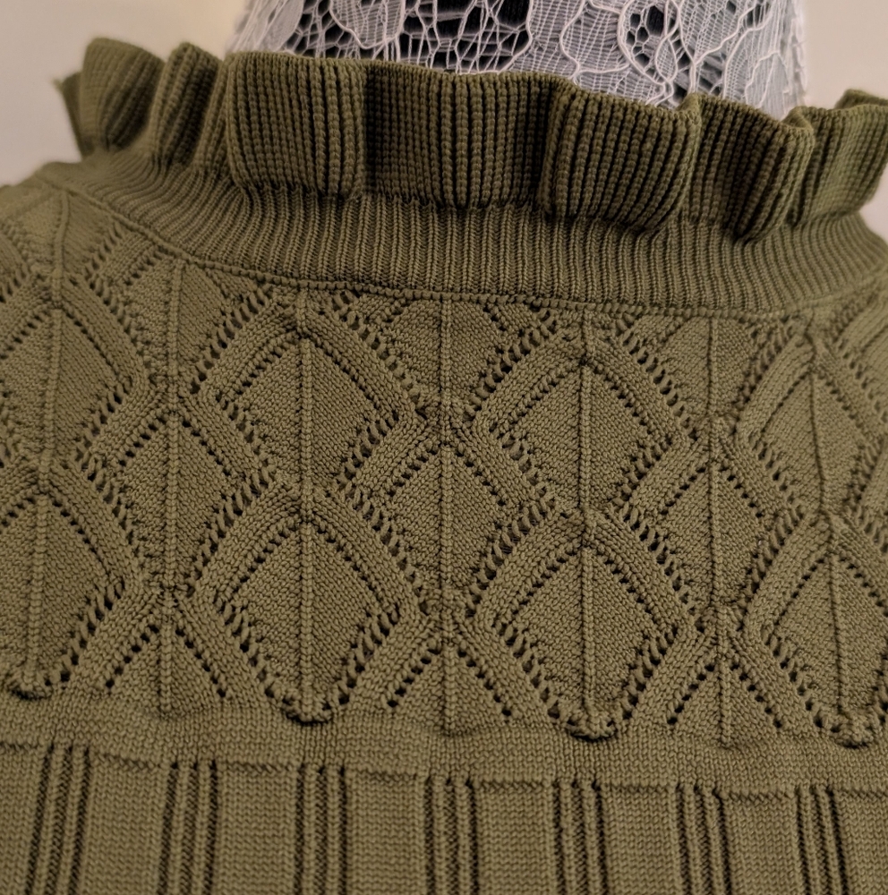 Green Ribbed Knit Sweater - Picture 4 of 10